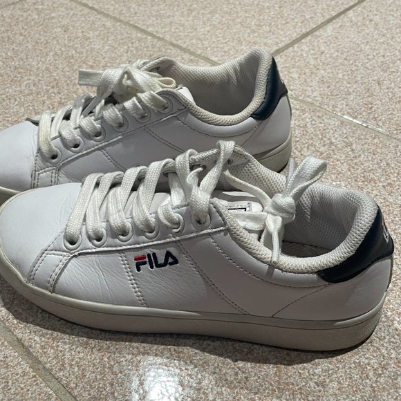Fila White Sneakers - Womens size 5.5 - Picture 5 of 5